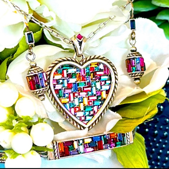 Feel the Magic while you shop ✨ 🪄✨Bundle your likes “♥️” Magically 30% off ✨🪄✨ - Picture 12 of 16